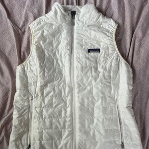 NEW Patagonia women’s nano puff white vest L